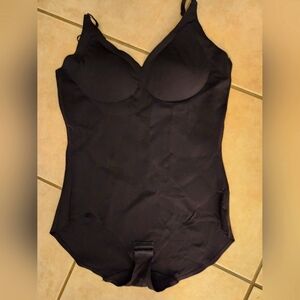 Lot of 6 sizes are  3 Xl athletic and body shaping outfits in great condition